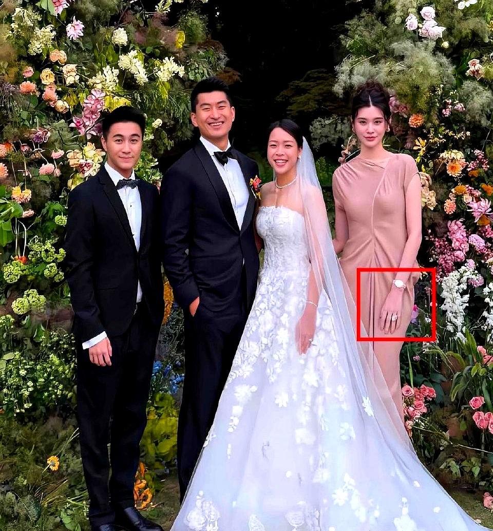 奚梦瑶看到朋友盛大的婚礼，戳了戳何猷君："孩子都生了，啥时候咱办婚礼？"何猷君眼