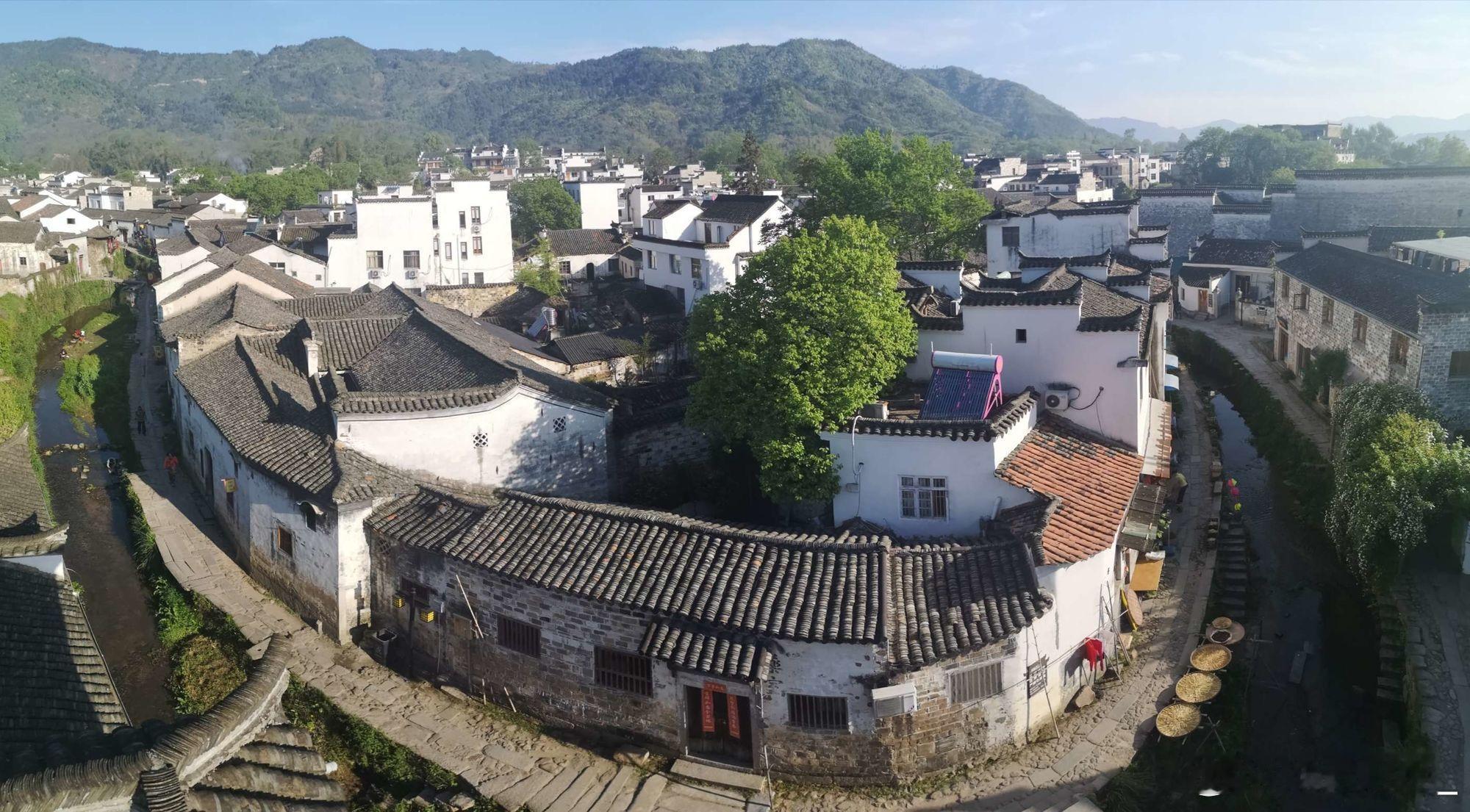 消息一览：1. 浙江建投：子公司签订建设工程施工合同 签约合同价暂定金额为18亿