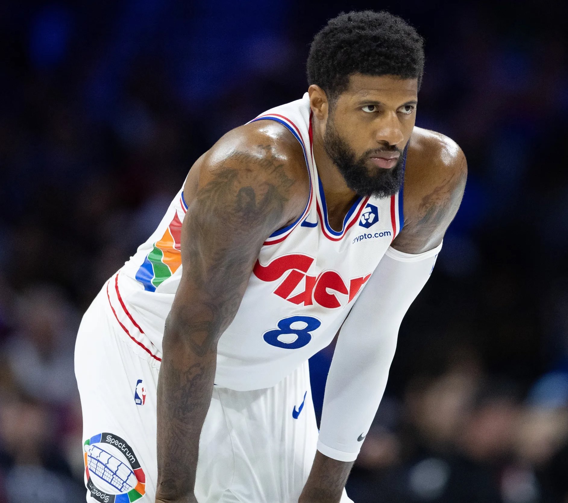 NBA记者Evan Sidery表示，保罗·乔治的左膝在不到一年的时间里经历了三