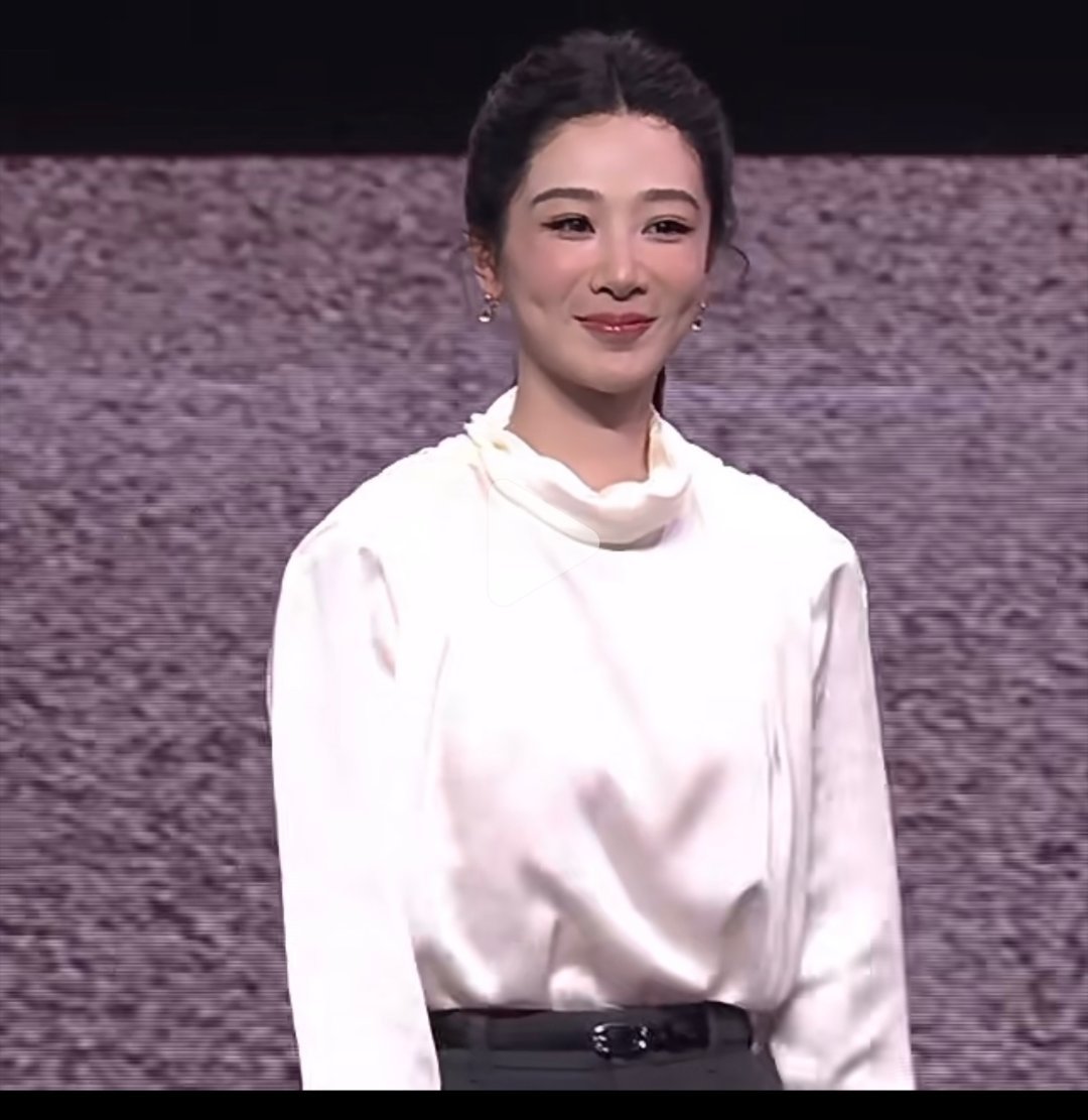 现场生图很高很瘦很美 