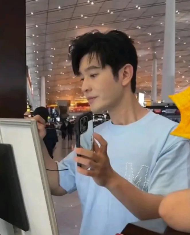 黄晓明，太豪放了！

7月12日下午，黄晓明再次冲上了热搜，不过这次不是因为女朋