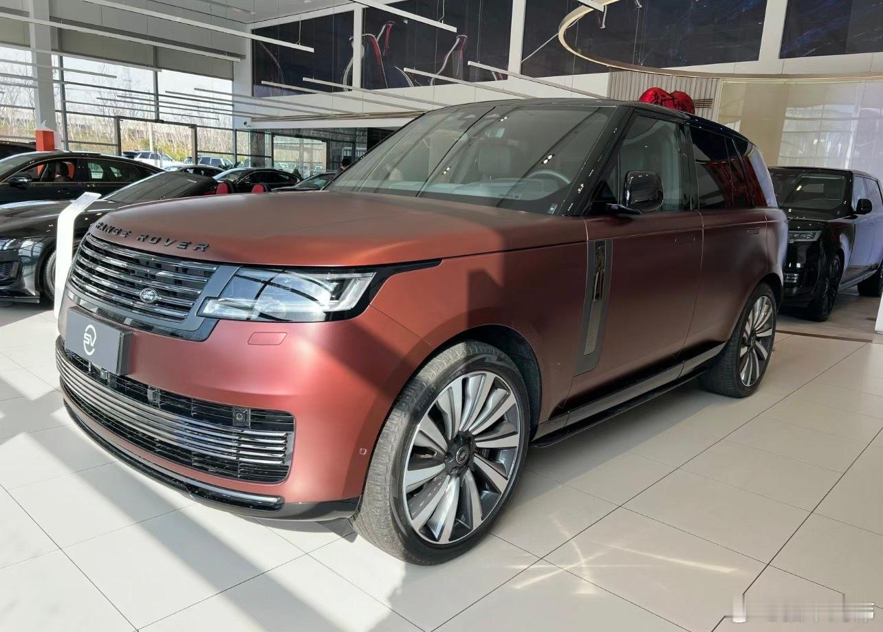 揽胜SV标轴 上海车展展示车 加12万含消费税20多万配置免费送全国寻找大哥[坏