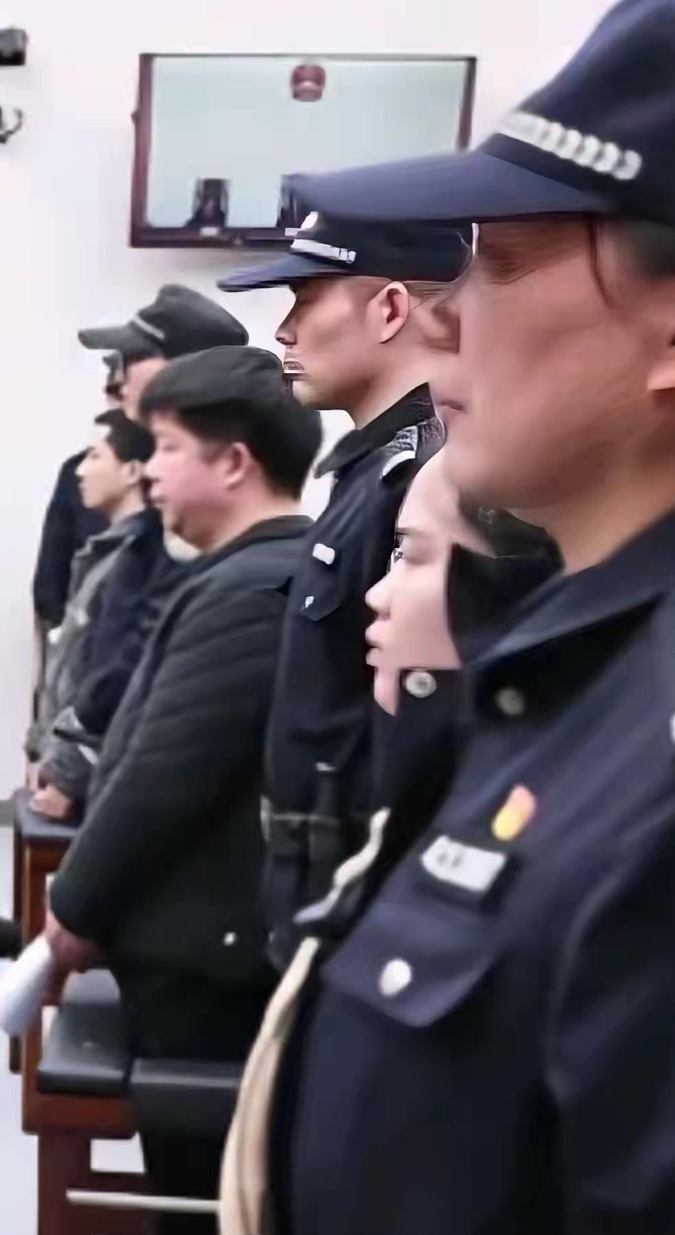 都到了穷途末路，还在百般狡辩，200多万怎么可能有人会心甘情愿送给你。
作为杀害