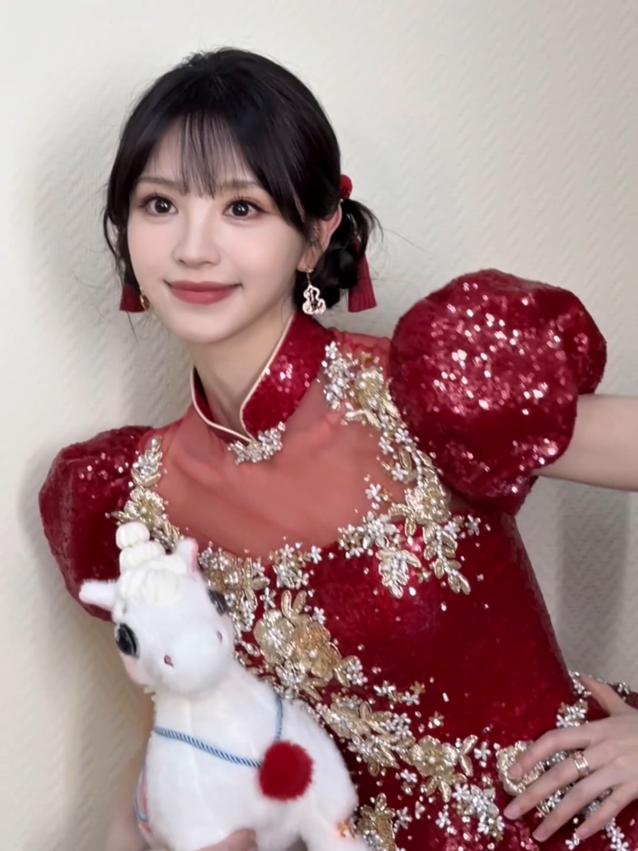 田曦薇春晚洋娃娃【田曦薇】有种福气满满的蓬勃魔力用这张脸开年感觉新的一年会非常顺