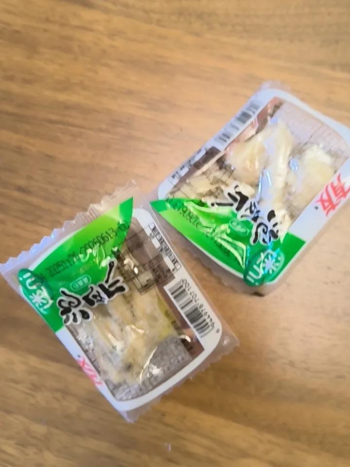 看了今年的315
又看看前两天在零食店屯的鸡爪子
瞬间就没了心情
其实大家心里多