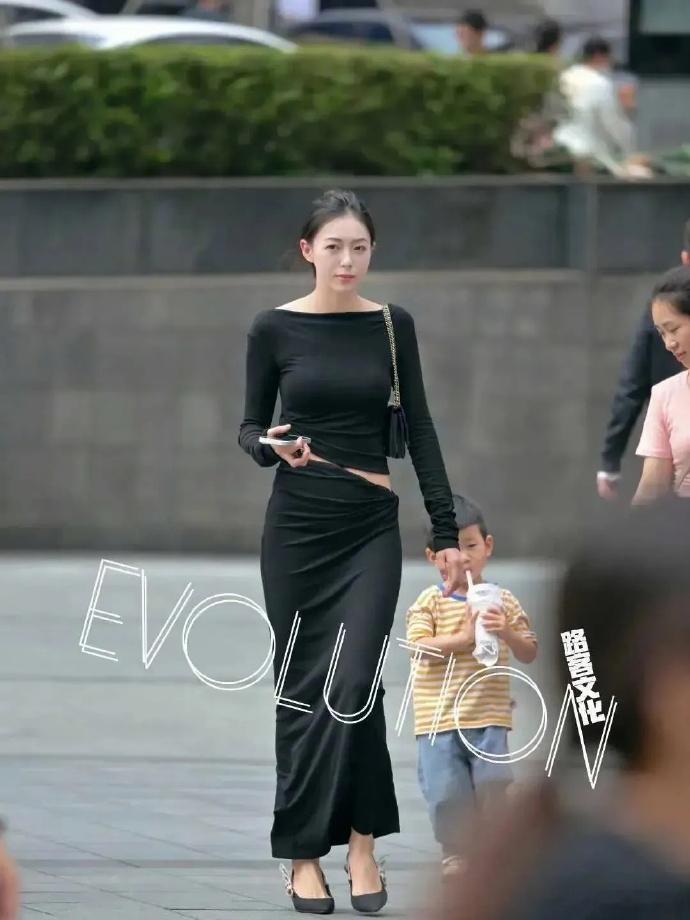 一看这气质就是上海独有的辣妈！ 