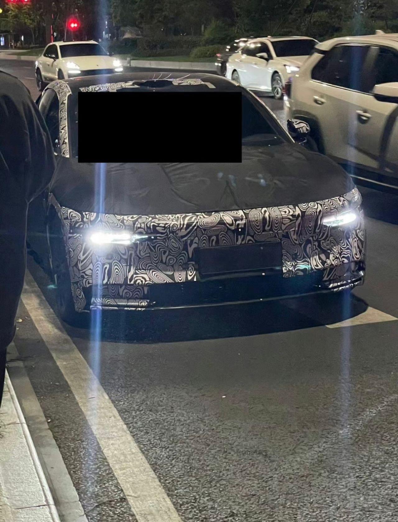 极氪 CS1E 轿车谍照曝光 定位低于极氪 001
近期这辆车谍照还不少，这辆车