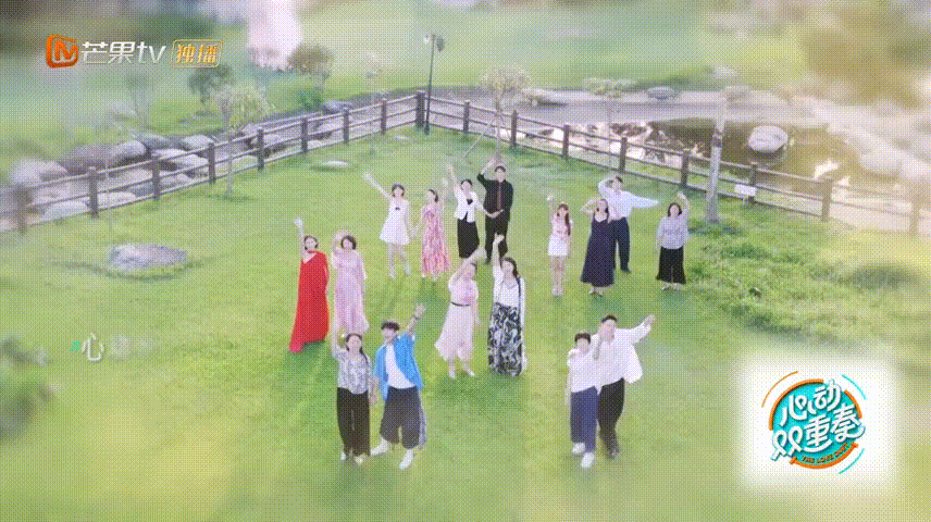 内娱首个妈妈陪恋恋综心动双重奏 带着最亲近的妈妈一起寻找缘分，想想就很有意义。年