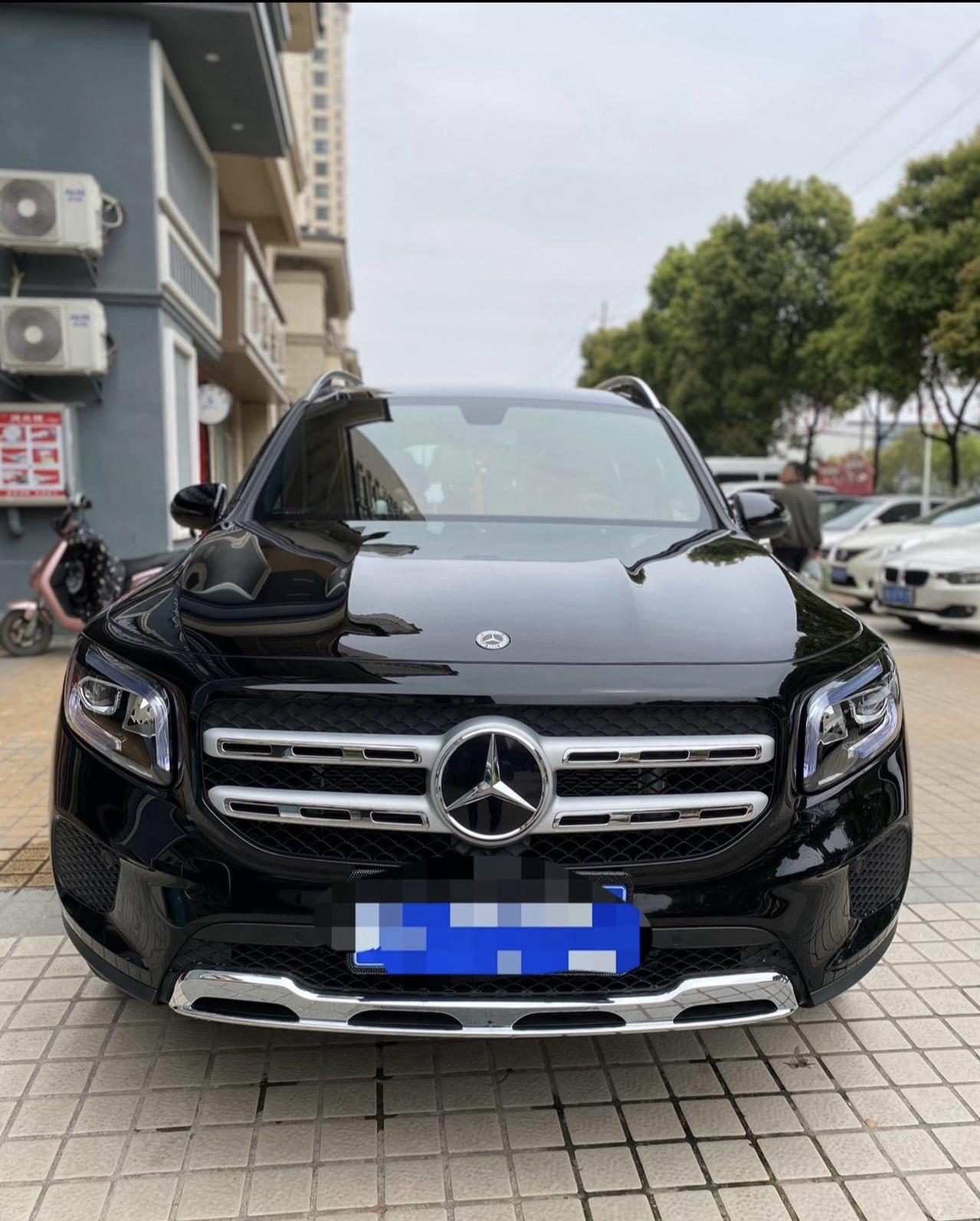 我的爱车是21款奔驰GLB200，到现在为止已经开了有5年的时间，最近刚刚进行了