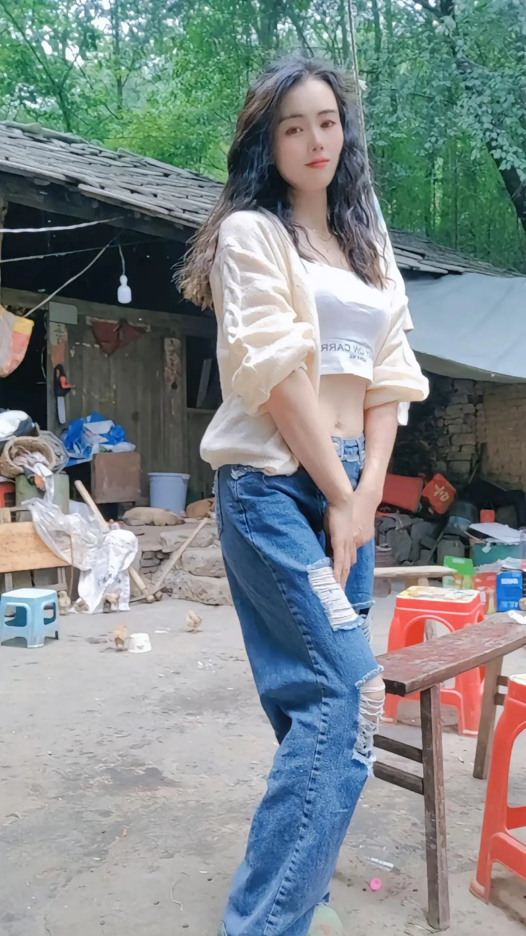 妥协了，接受家里的一切安排，快过年了，也许该回家相亲了，大概结婚最快的...