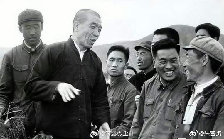 我们深切缅怀第十届、十一届中共中央政治局委员，国务院原副总理陈永贵同志逝世40周