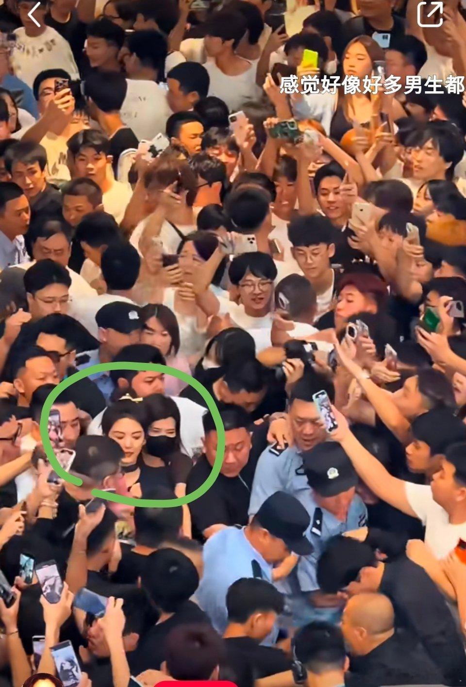 章若楠的男粉好疯狂 ​​​