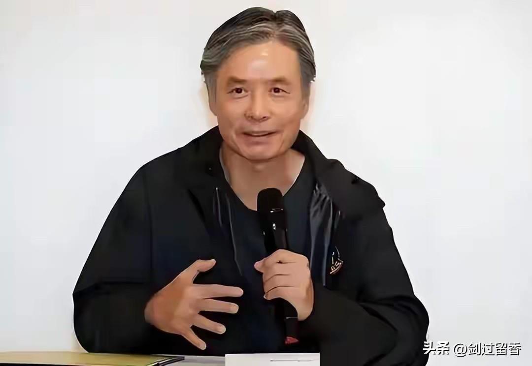 金小刀究竟安的什么心？马英九基金会明明可以内部解决的事情，非得不停的搅动，搞得世