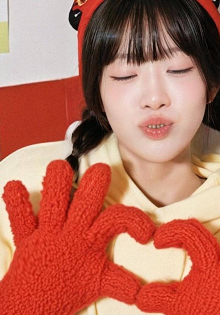 带我是🥚负大帝上一下他坐҉҉҈便҉҉҈器 安宥真  的广场[偷笑] 