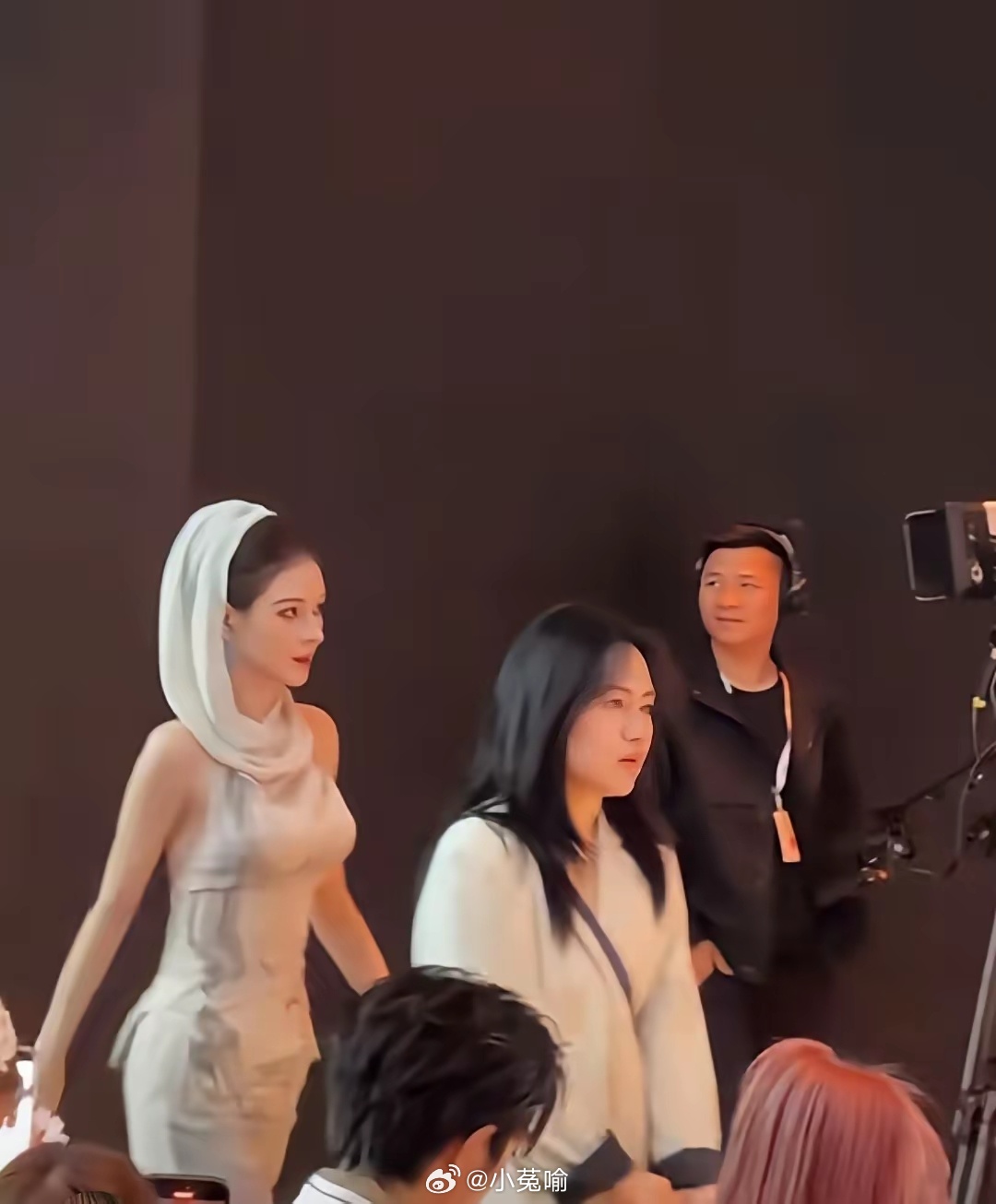 她竟然也是王公子的前女友，真不理解那个老登，这么漂亮的女朋友不要去找了一个网红！