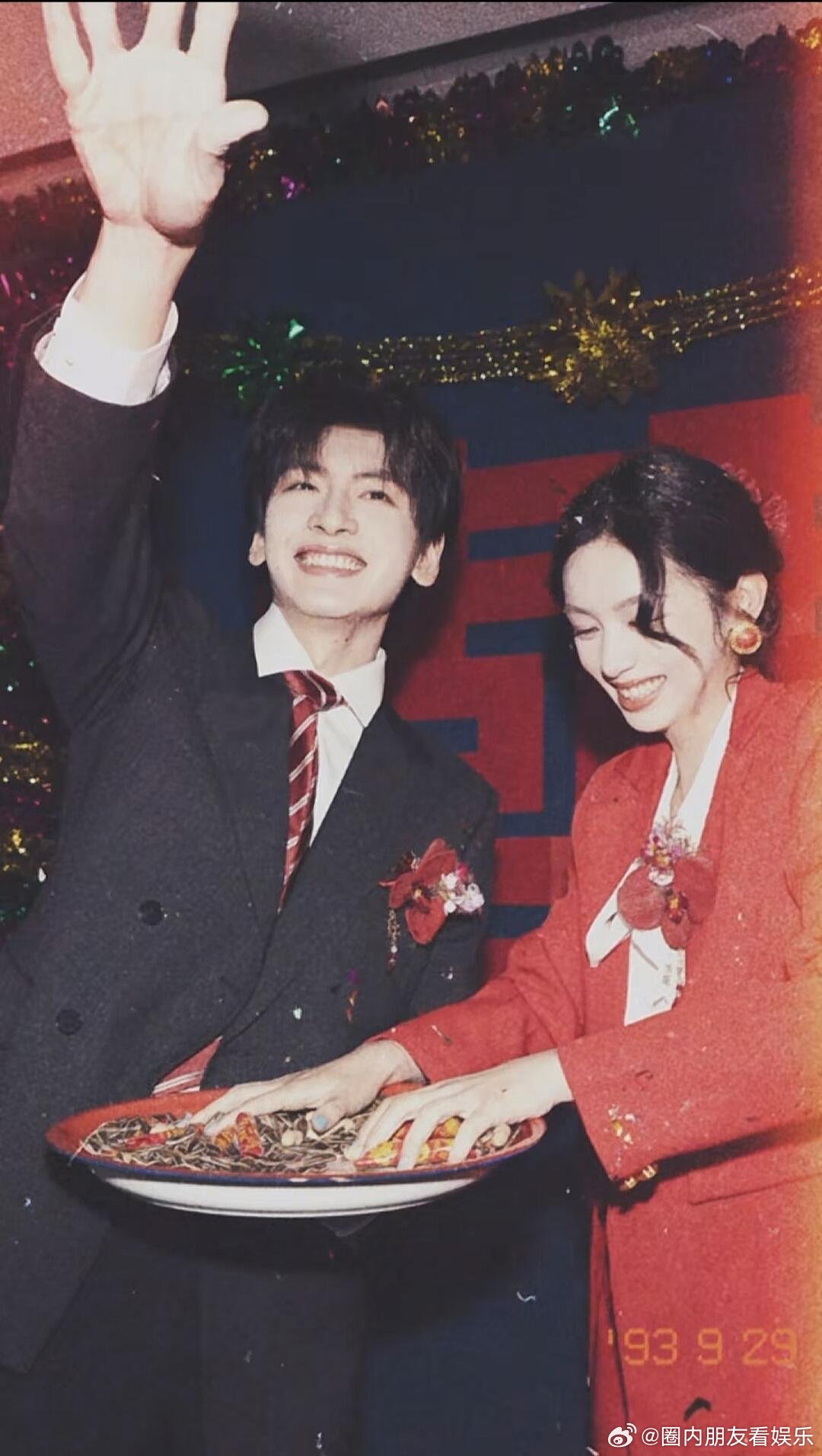 夏晓兰周诚萌萌狗次方这么萌的狗塑1983有两个 1983惊现双倍萌狗！夏晓兰与周