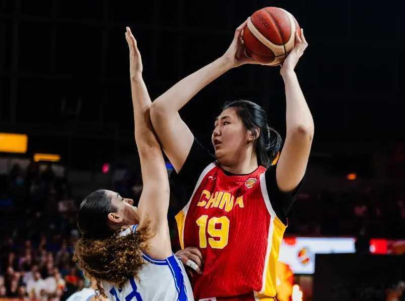 世界杯-中国女篮20分大胜意大利锁D组第二 韩旭19+10杨舒予15分北京时间9