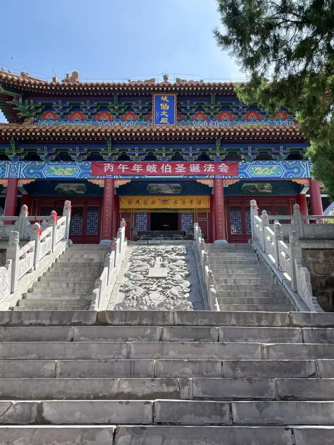 甘肃庆阳、周祖陵森林公园：
  庆阳国家四A级的周祖陵森林公园。
从庆阳出发，一
