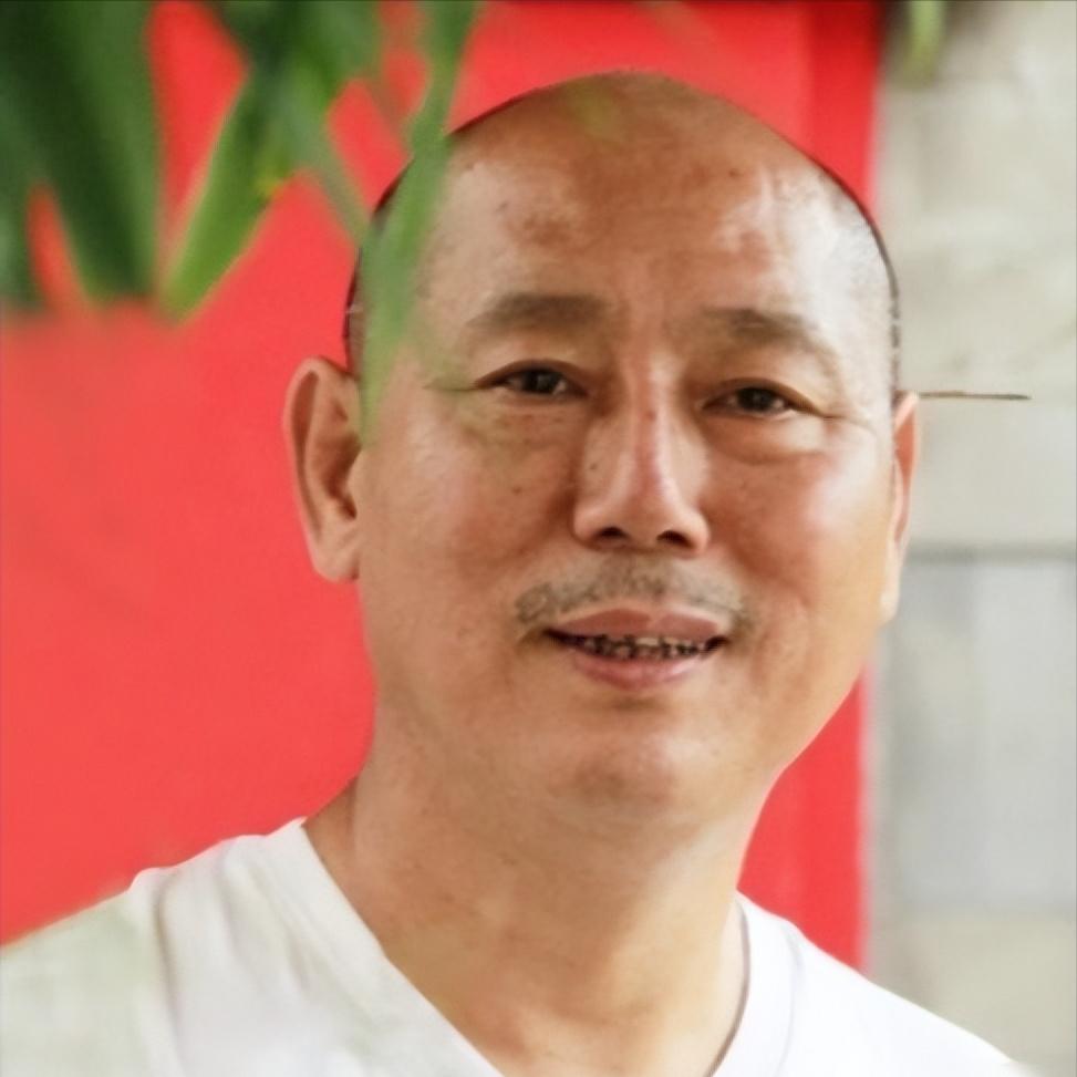 1991年，身价过亿的李成儒，把糟糠之妻和6岁儿子赶出家门，转身娶了小18岁的女