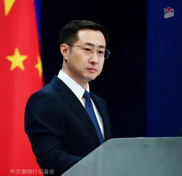 日本记者被打脸了！！！
高市早苗因拒不撤回其错误涉台言论，导致中日关系降至冰点。