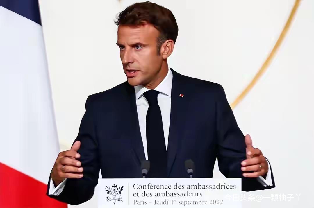 黎以局势持续紧张之际，法国总统马克龙亮出强硬态度，公开明确警告以色列，严禁对黎巴