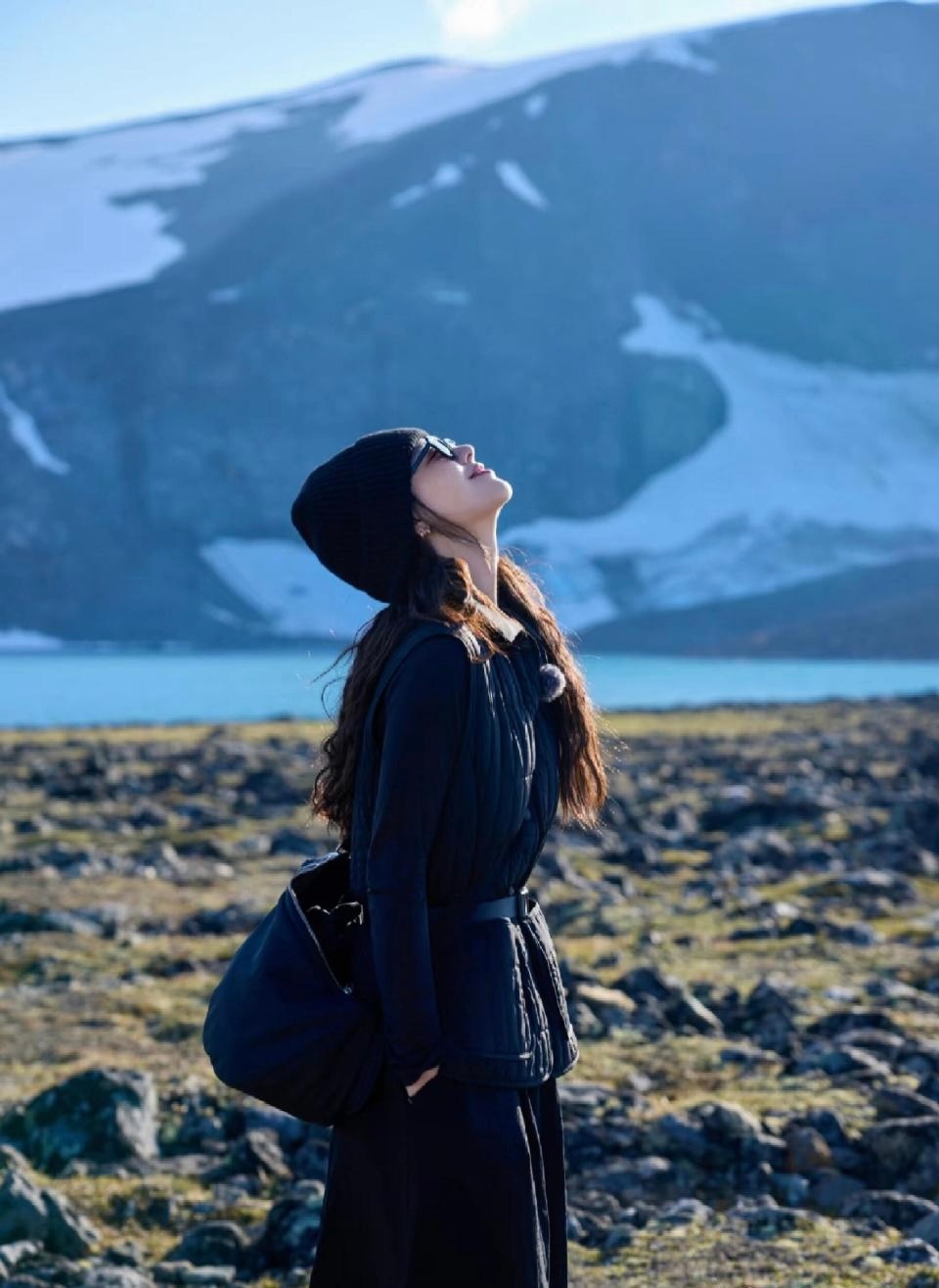 马思纯我很爱你“如今的每次笑容都不是为了讨好，而是发自真心。”真好啊真好[泪][