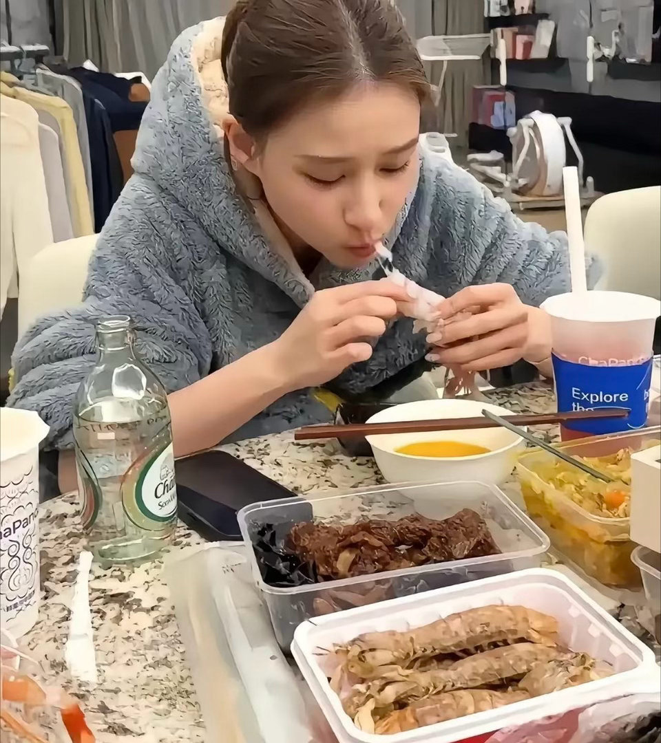 我觉得，清淡到看的胃疼 