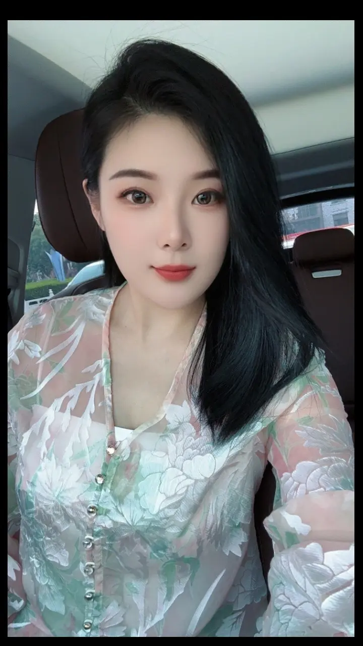 莫嫌前路颠簸，人生本就曲折，谁不是拿最好的青春来换取最深刻的教训！