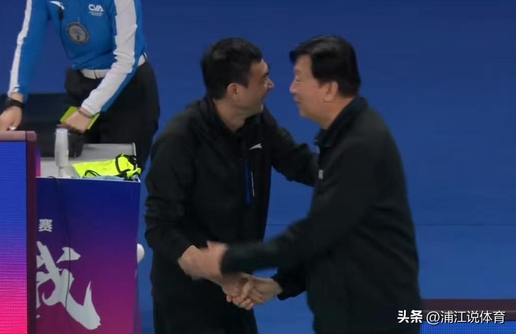 天津老帅陈友泉率江西女排3-0横扫辽宁女排晋级B级联赛决赛，上赛季铜牌得主辽宁队