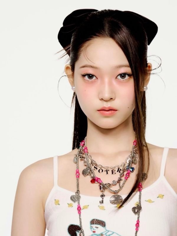 如何看待hybe新女团JIA撞脸Yihyun 