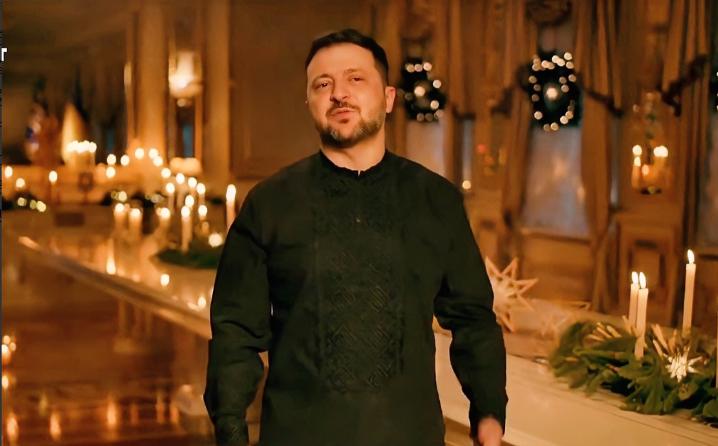 不可思议！乌克兰总统泽连斯基向全国发表节日讲话中称，他和所有人许下的愿望应该是“