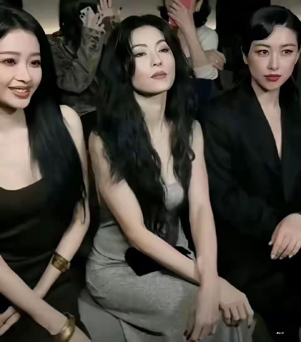 张柏芝对自己的美从来都是有信心的
三大美女在一起很养眼
谁更胜一筹呢娱乐圈 美女