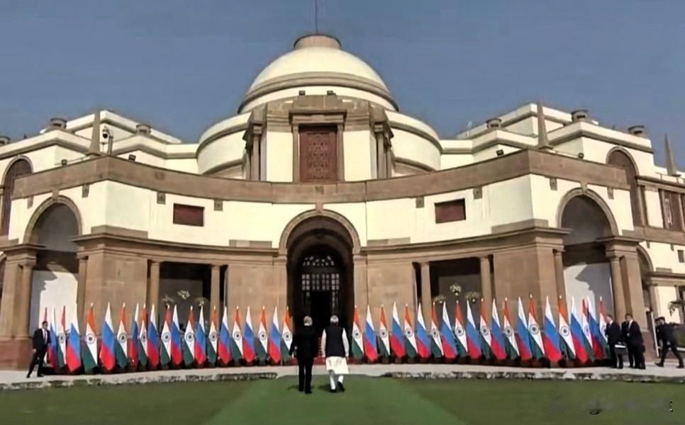 俄罗斯总统普京与印度总理莫迪在海德拉巴宫举行正式会谈。