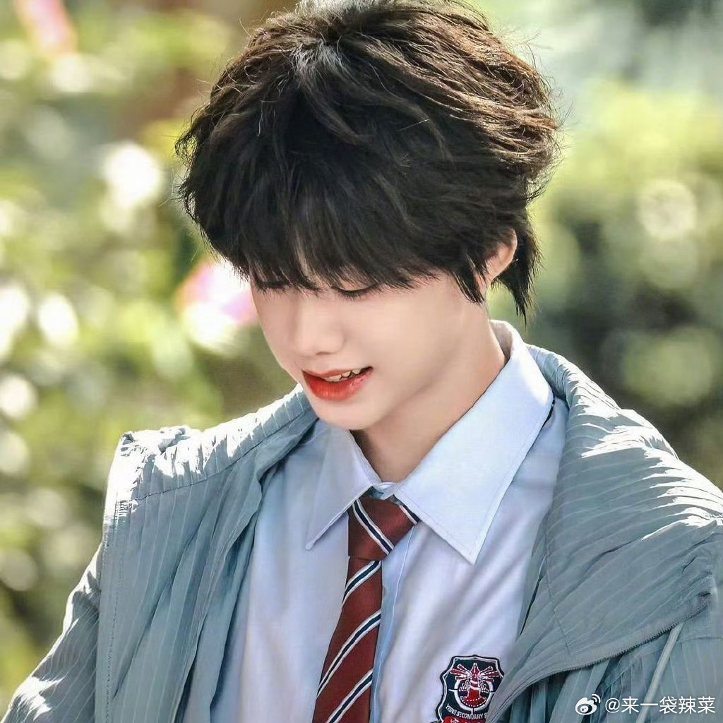 新浪娱乐换了陈奕恒头像，页面都清爽了 