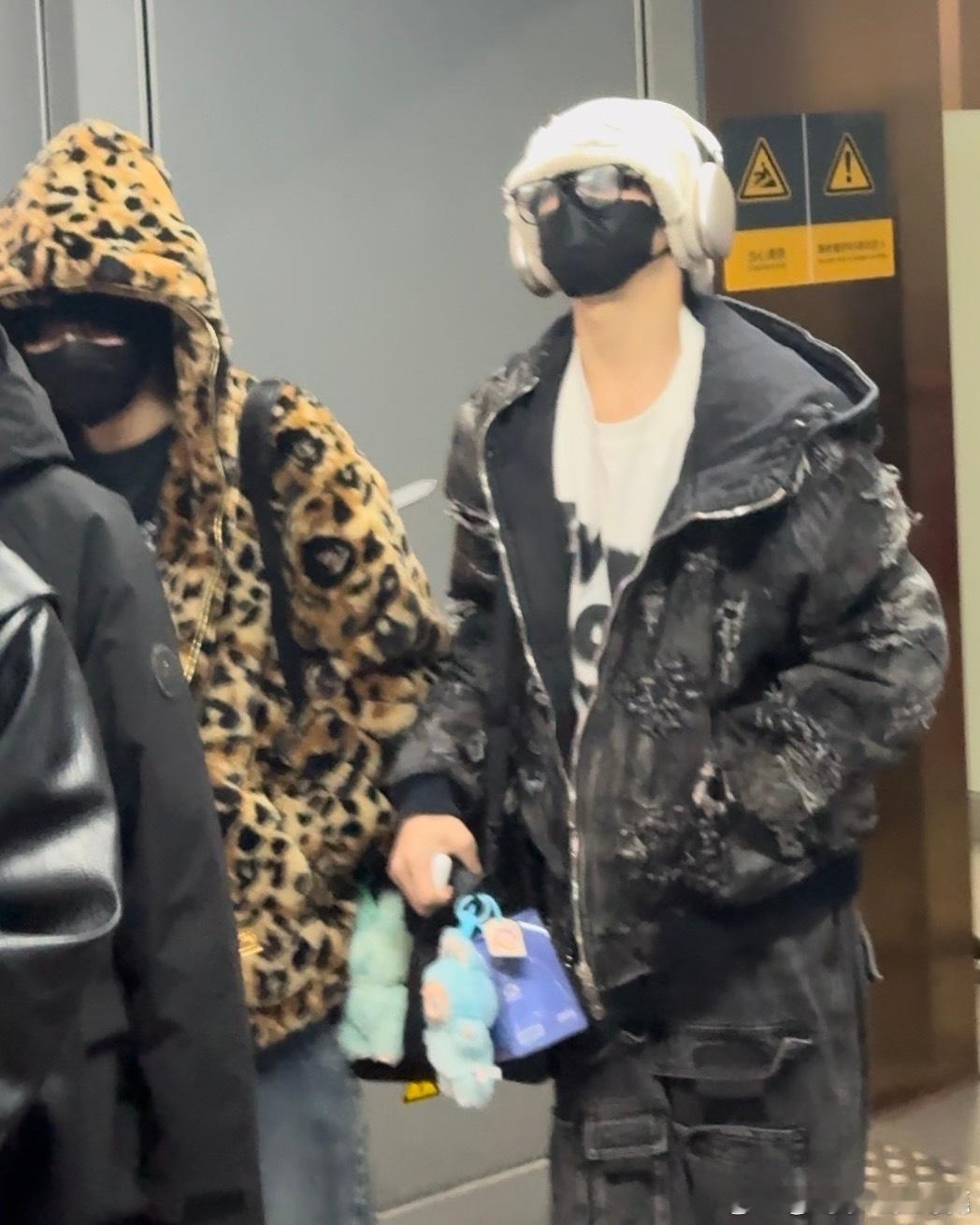 tg cyh高会语音证实该系列只买了两个  一个他自己用另一个在zqh包上 