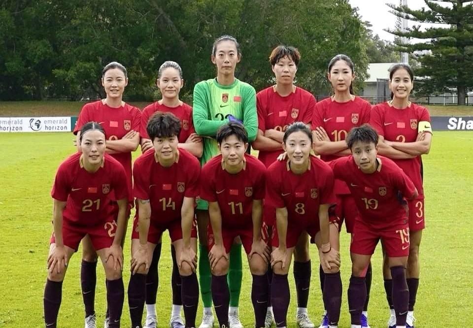 东道主85%控球，15脚射门，只进1球——强队的体面，正在被弱队的铁桶阵悄悄羞辱