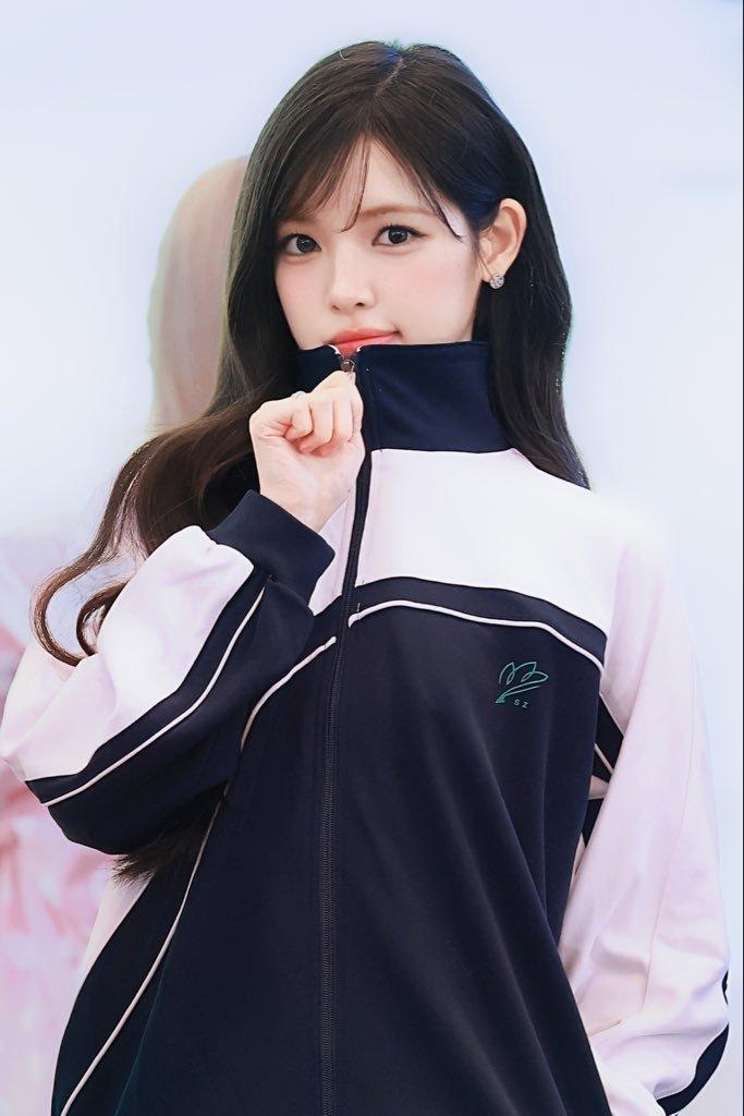 穿上深圳校服我学姐.
