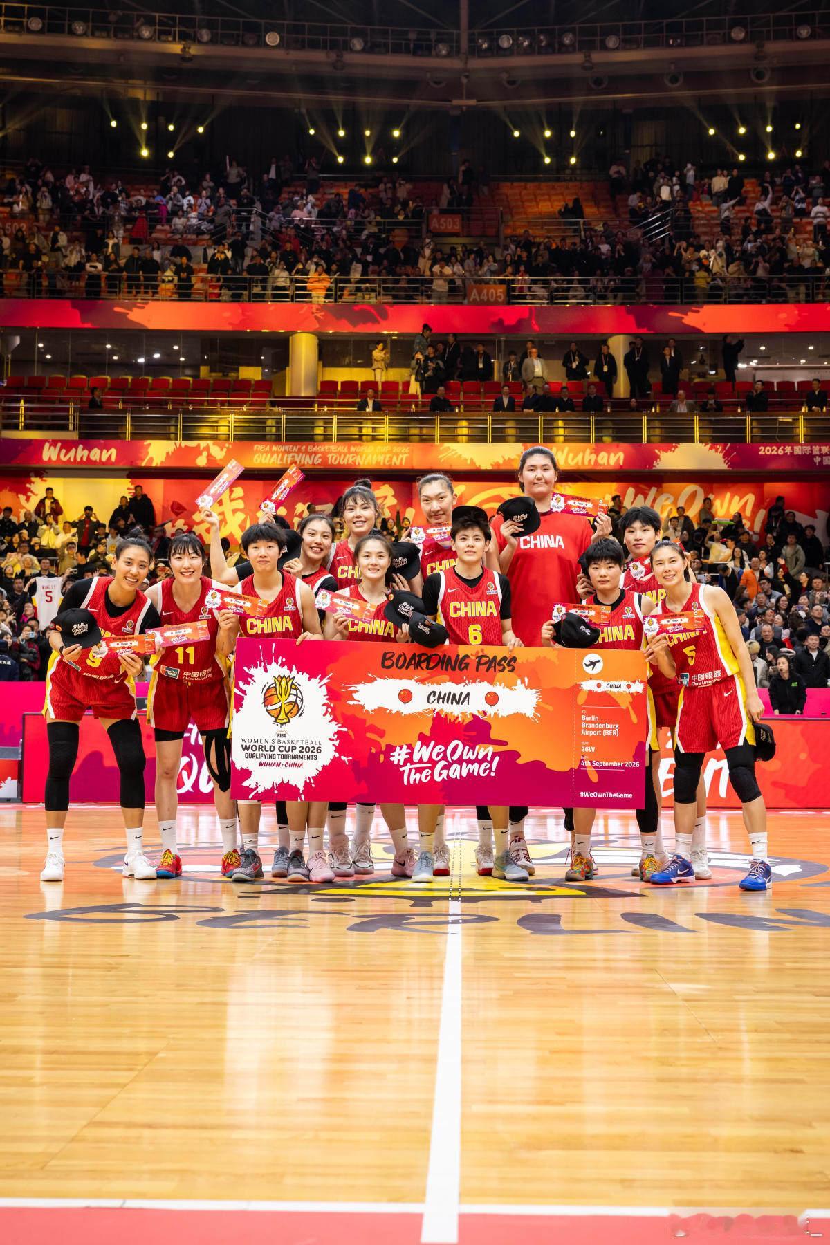 【中国女篮集训：6人报到仅1人训练】昨天，新一轮中国女篮集训在北京体育大学正式拉