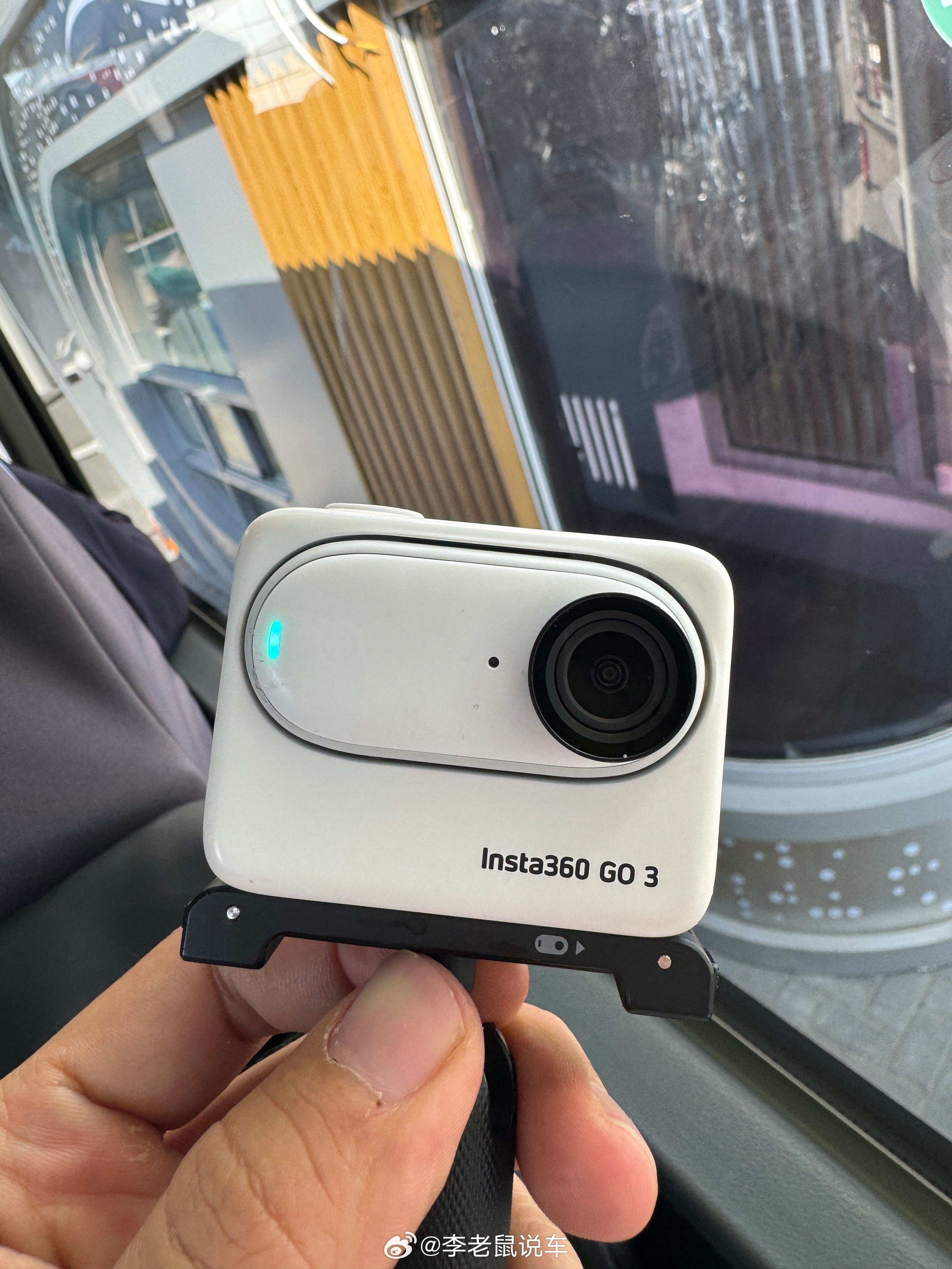 2024 的第一个小惊喜是 Insta360 给的→_→  ​​​