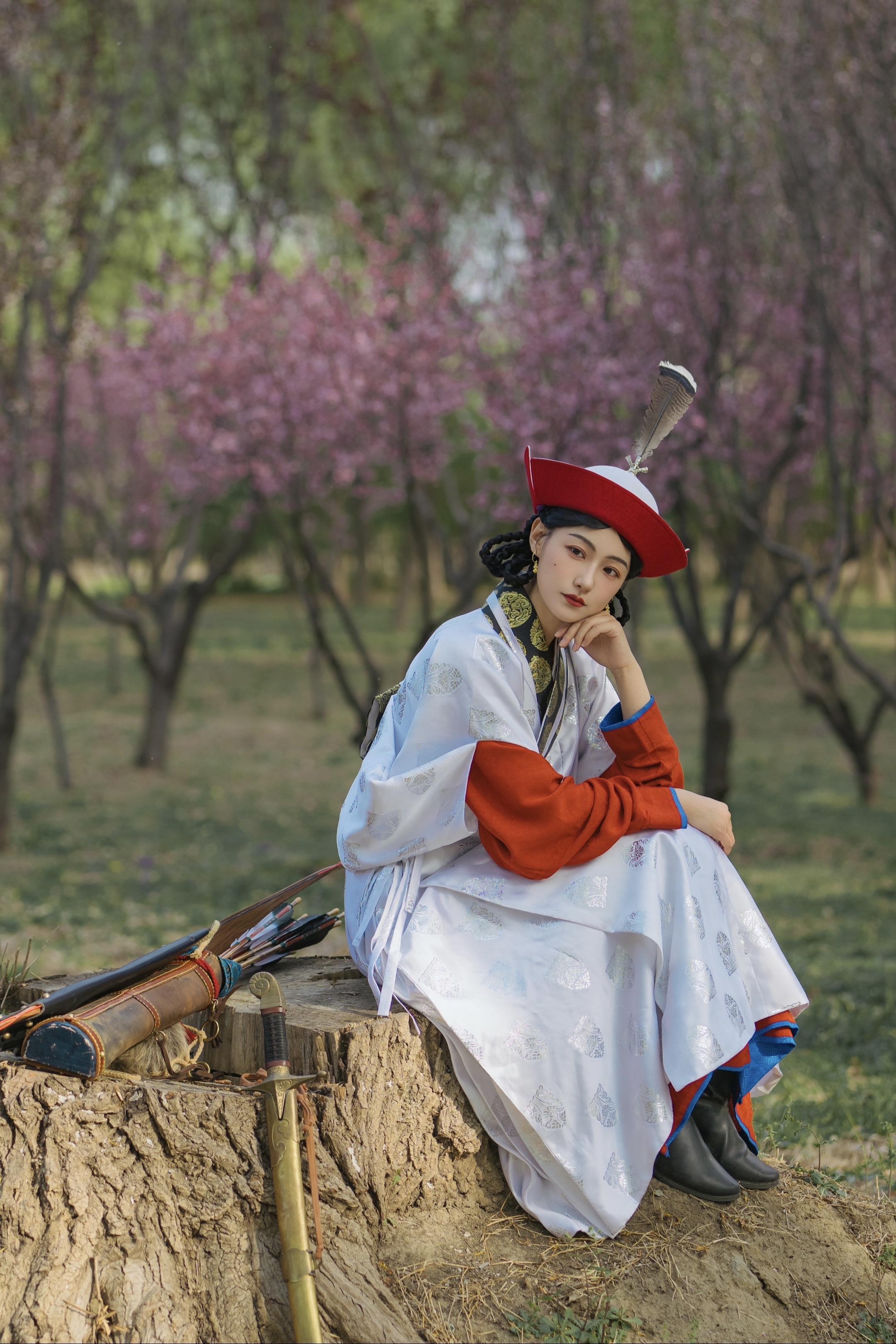 元·海青衣｜北方有佳人。✨海青衣的袖与肩相接处有纵向开口，气温低时作长...