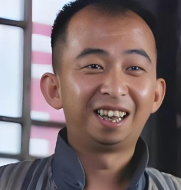 巨兴茂用10亿身家，娶到了大美女孟久淇，明明是人生赢家，却因和妻子的颜值差距，被