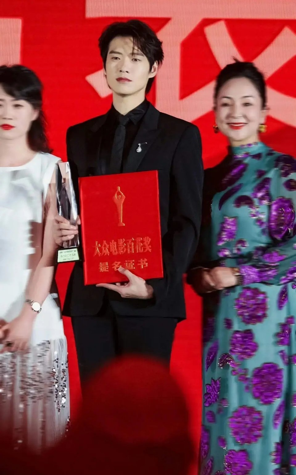 魏大勋是怎么做到五官都不好看的啊 ​​​