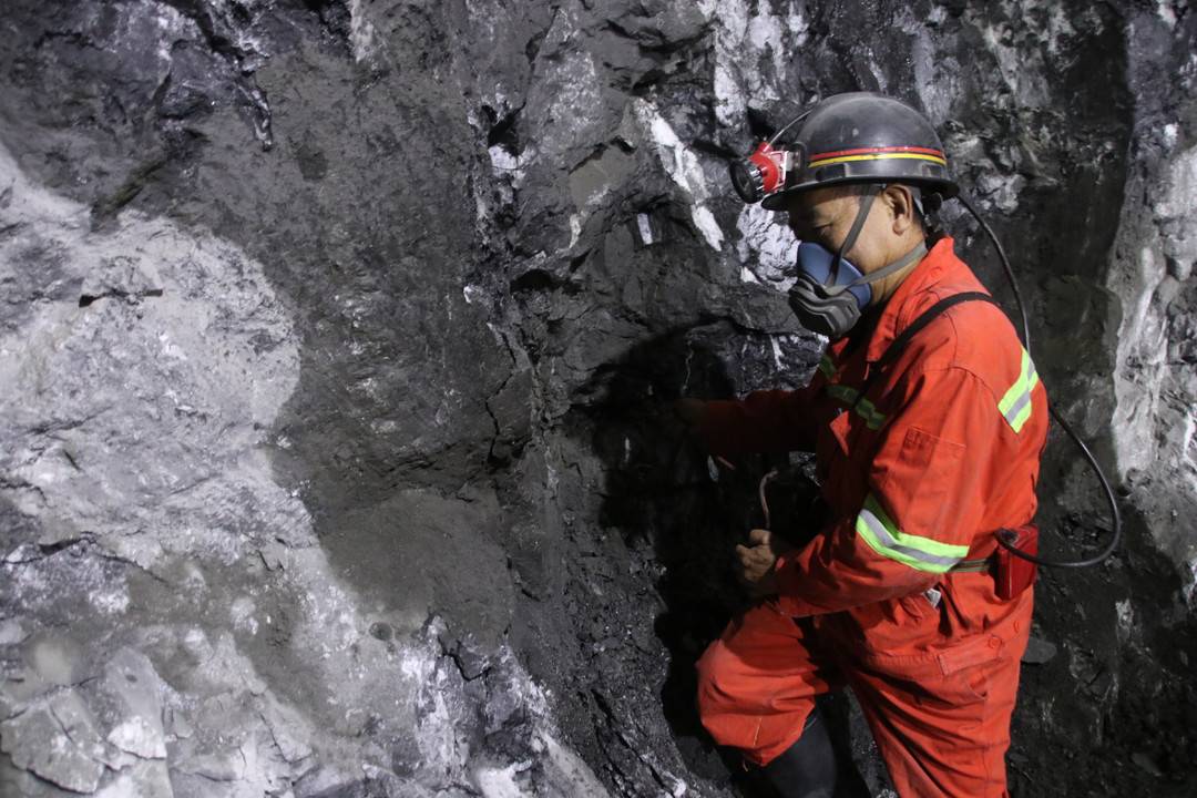 形等重重困难，所有高瓦斯隧道终于顺利贯通，未发生任何瓦斯安全事故。