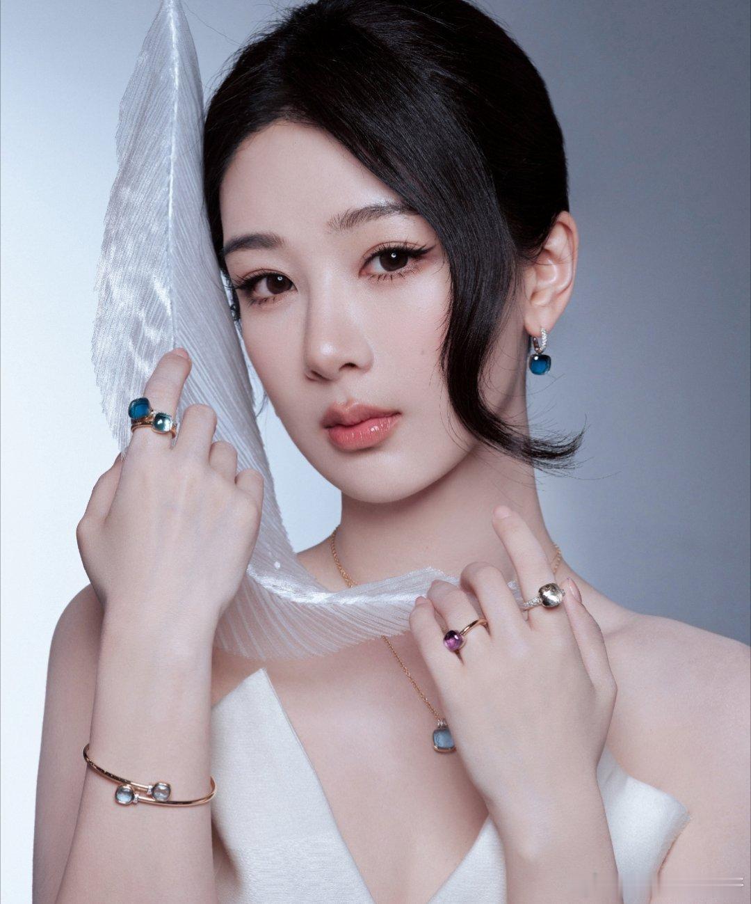 杨紫玉兰花开君再来 清浅时光，心有明媚，处处温暖，情有阳光，时时灿烂，新的驿站，