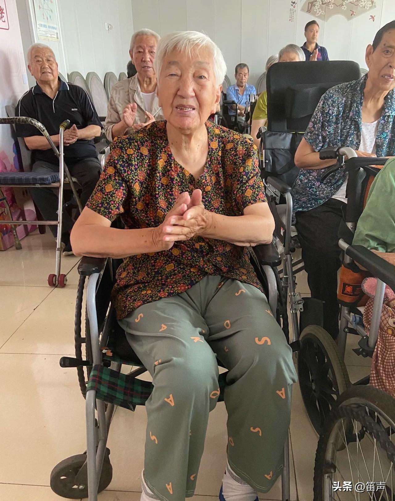 一个人轻轻松松日赚上千
辽宁这个团队脑洞可是真大
老人的钱原来这么好赚

辽宁一
