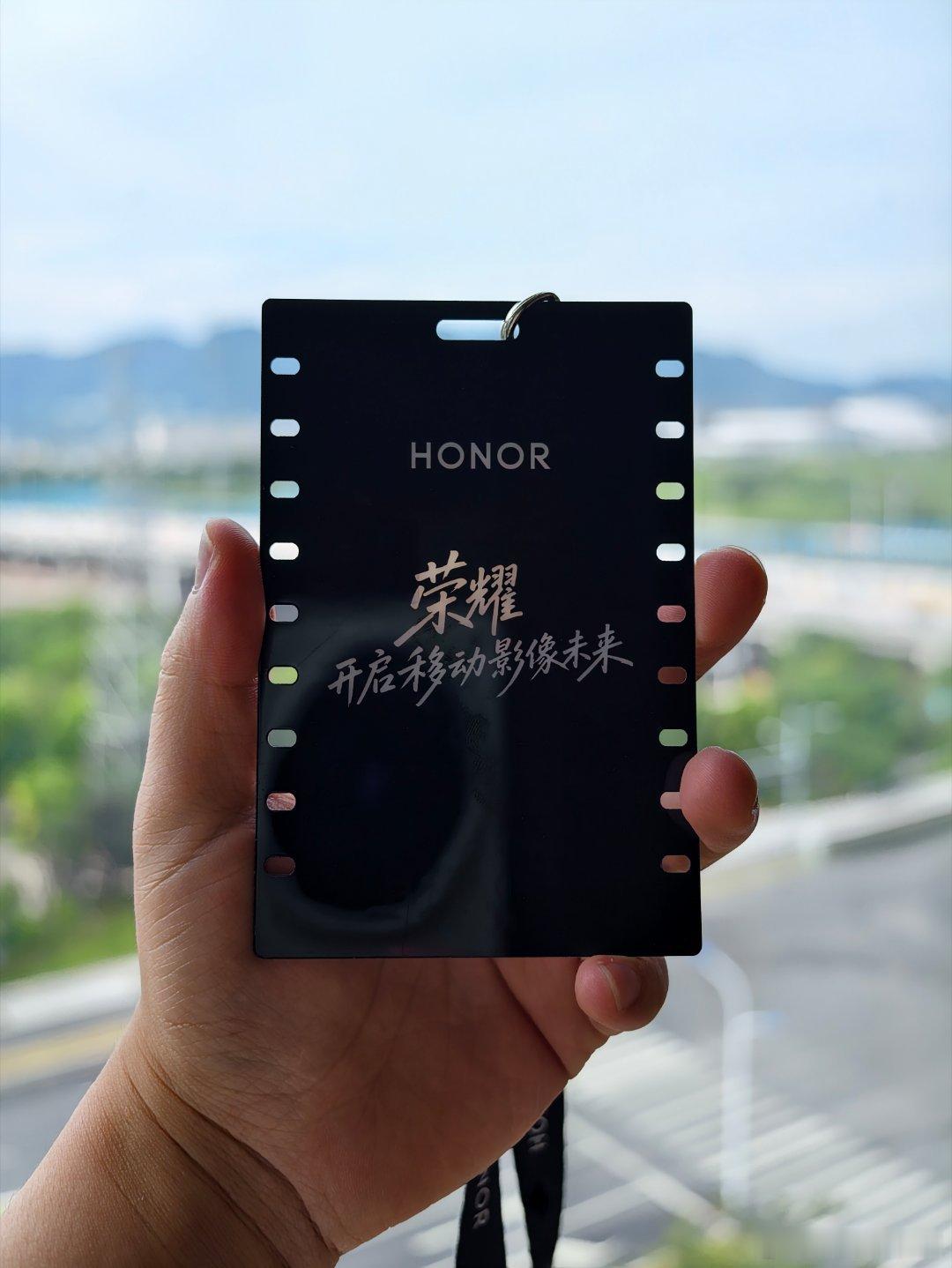 荣耀RobotPhone今天去做导演，体验RobotPhone ，等我视频
