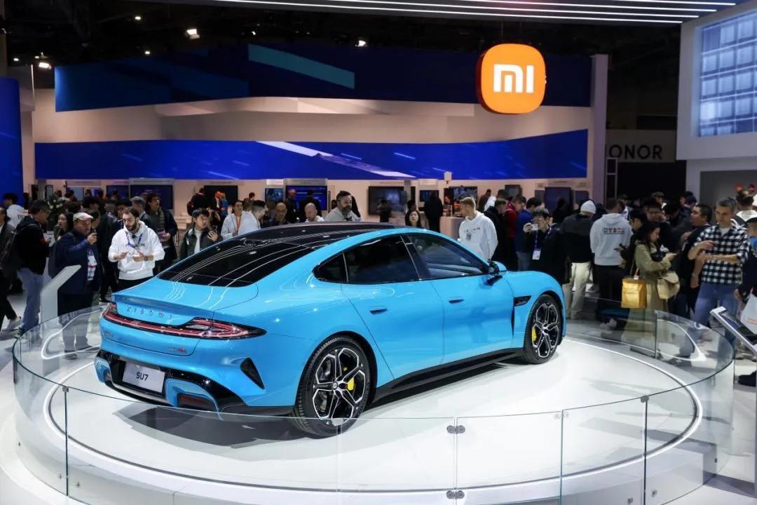 说什么小米汽车应该停止的，有一个算一个，都是xx，他们也不看看小米汽车背后有北京