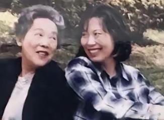 上海姑娘张玮掏空家底，给恩师买了一套养老房。谁知20年后恩师离世，张玮拿着钥匙去