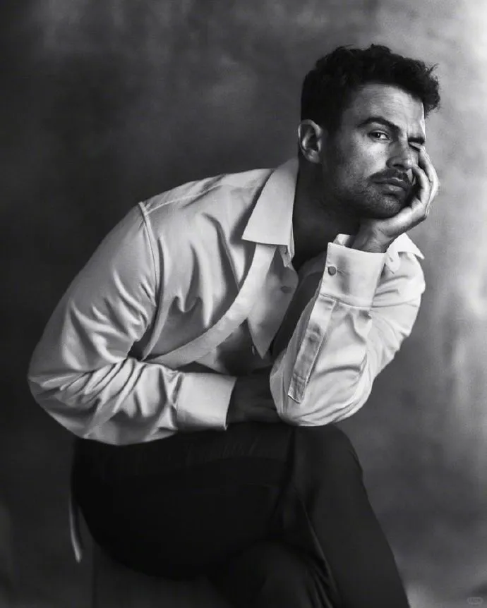 英国男星Theo JamesVogue Greece June 2024