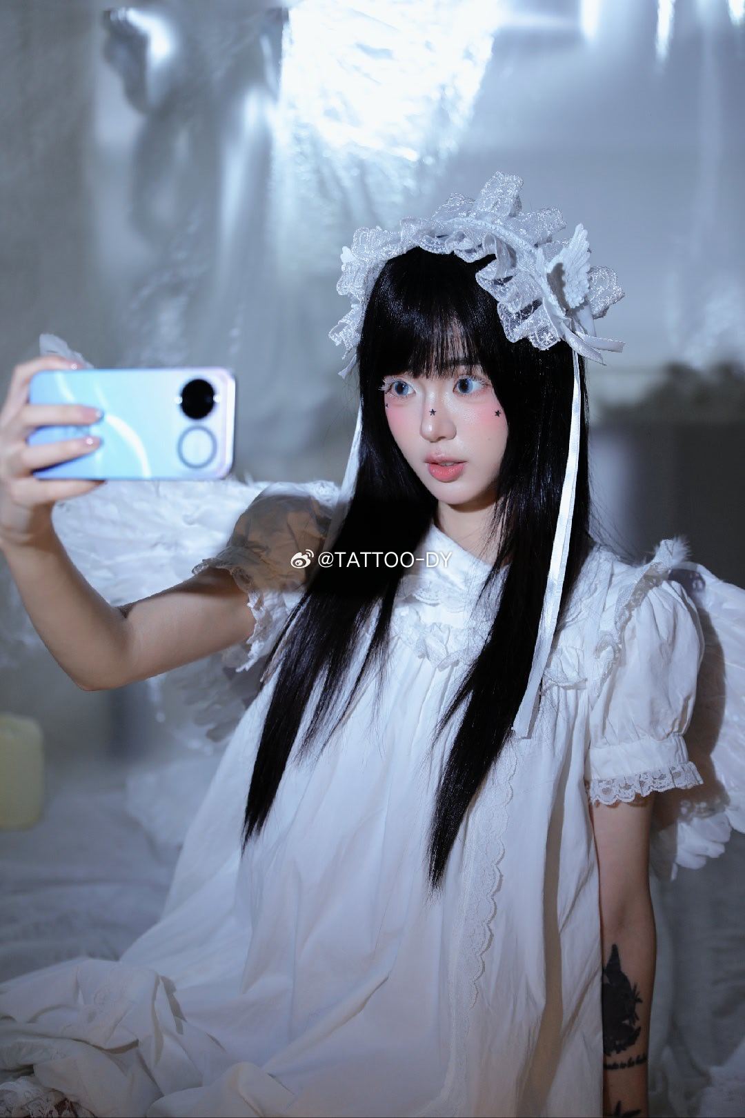 坠入纯白梦境天使羽翼裹着华为nova16晴空蓝的温柔波光📱：华为nova16华